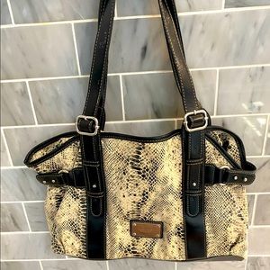 Nine West Black/off white snake skin print purse